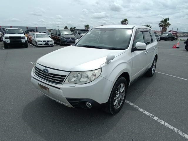 SUBARU FORESTER photo 2