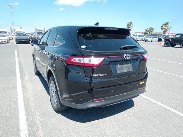 TOYOTA HARRIER photo 3