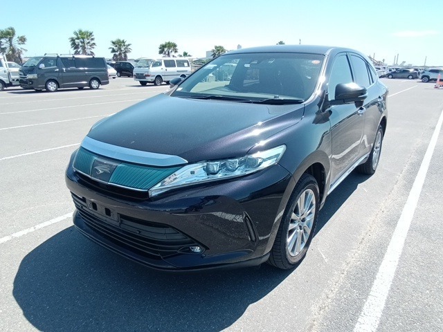TOYOTA HARRIER photo 2