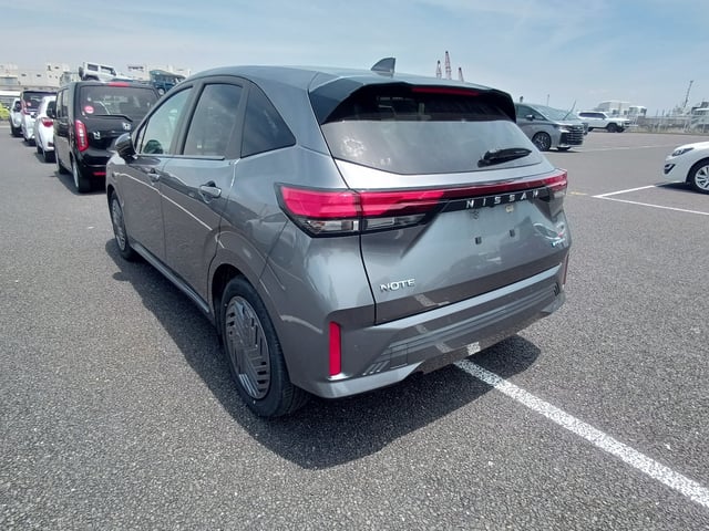 NISSAN NOTE photo 3