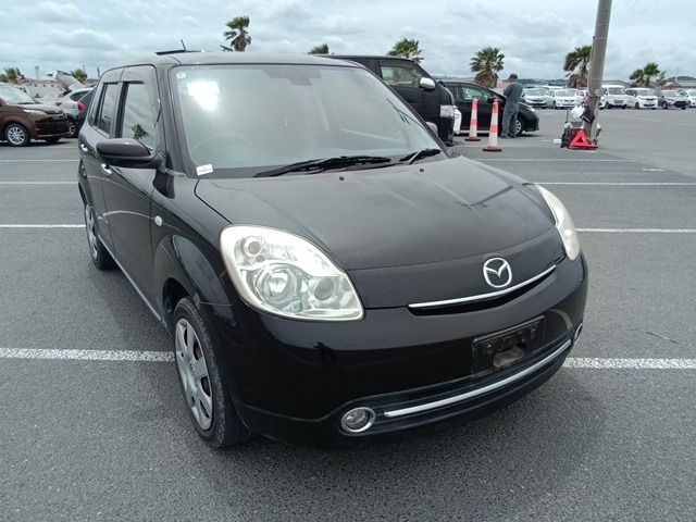 MAZDA VERISA 2010
