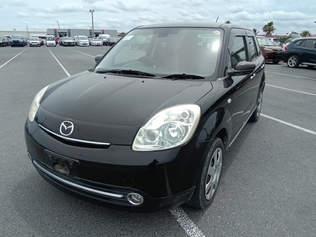MAZDA VERISA photo 2