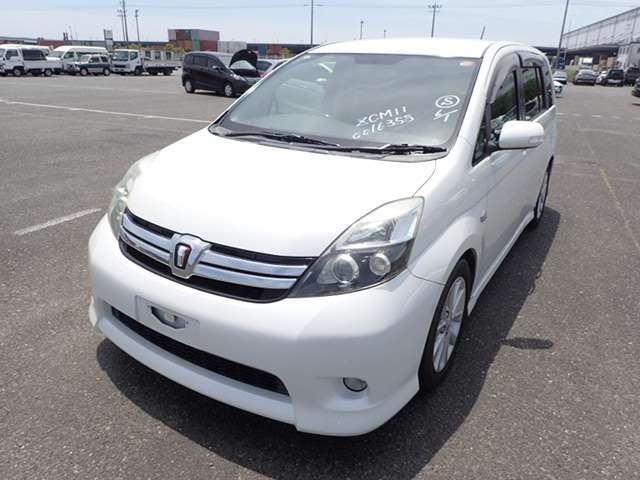 TOYOTA ISIS photo 2