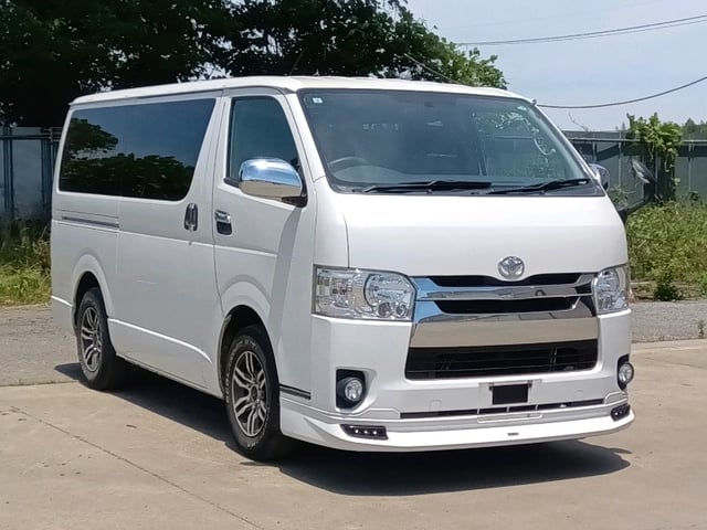 TOYOTA HIACE VAN 2015
