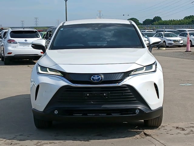 TOYOTA HARRIER HYBRID photo 2