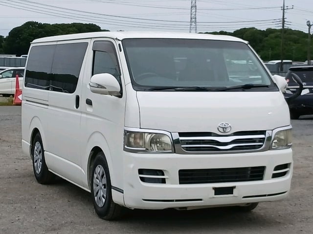TOYOTA HIACE VAN 2010