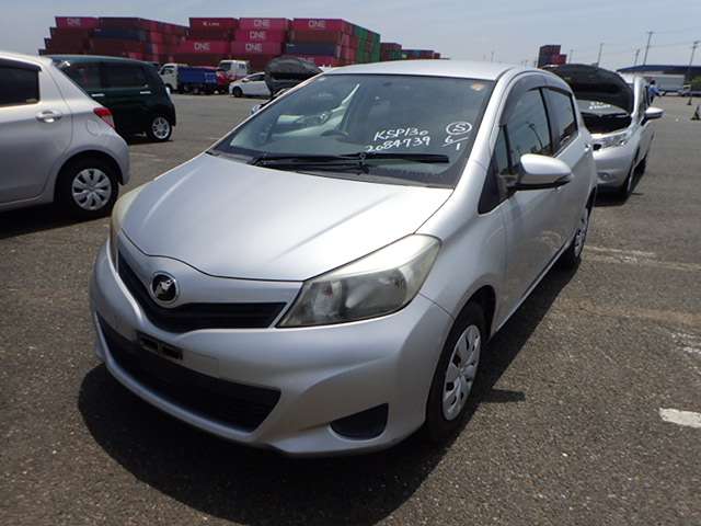 TOYOTA VITZ photo 2