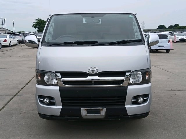 TOYOTA REGIUSACE VAN photo 2