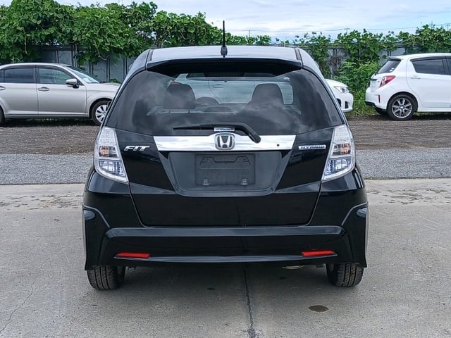 HONDA FIT HYBRID photo 3