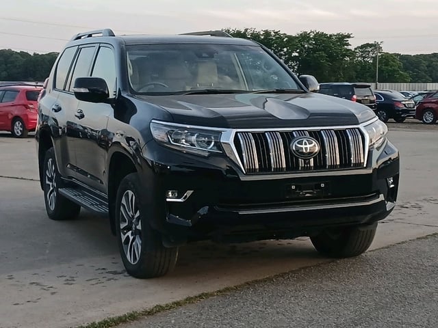 TOYOTA LAND CRUISER PRADO 2023