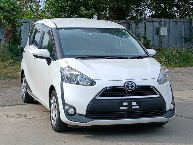 TOYOTA SIENTA 2017
