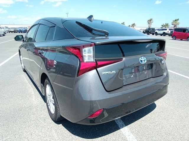 TOYOTA PRIUS photo 3