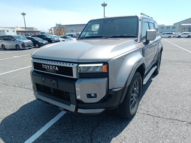TOYOTA LAND CRUISER 250 photo 2