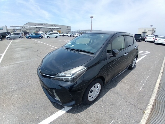 TOYOTA VITZ photo 2