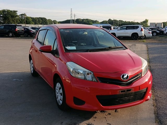 TOYOTA VITZ 2014