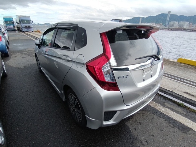 HONDA FIT HYBRID photo 3