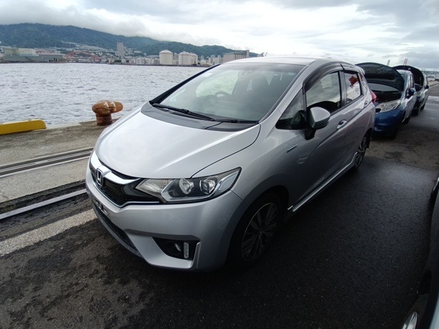 HONDA FIT HYBRID photo 2