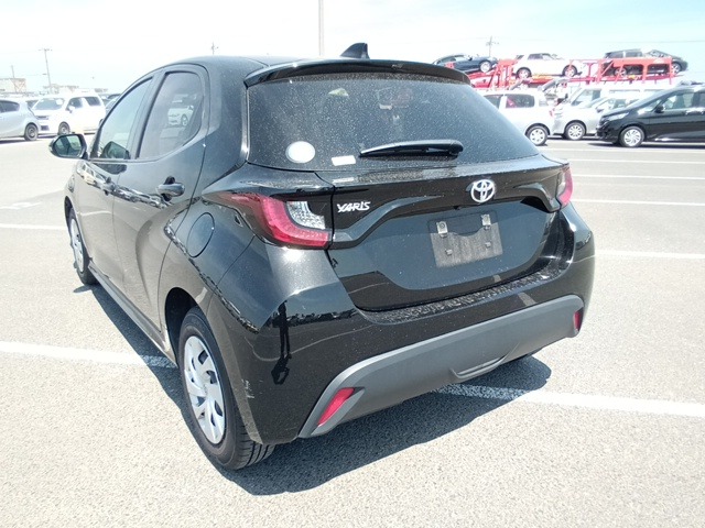 TOYOTA YARIS photo 3