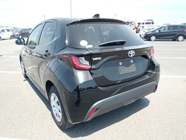 TOYOTA YARIS photo 3
