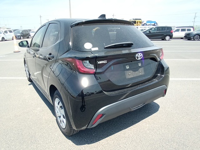 TOYOTA YARIS photo 3