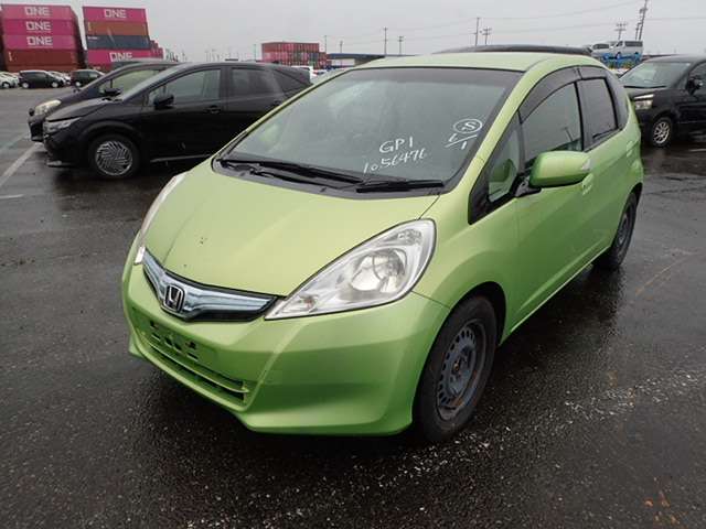 HONDA FIT HYBRID photo 2