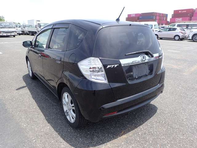 HONDA FIT HYBRID photo 3