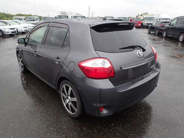 TOYOTA AURIS photo 3