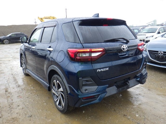 TOYOTA RAIZE photo 3