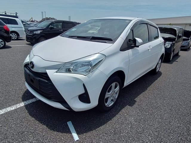 TOYOTA VITZ photo 2