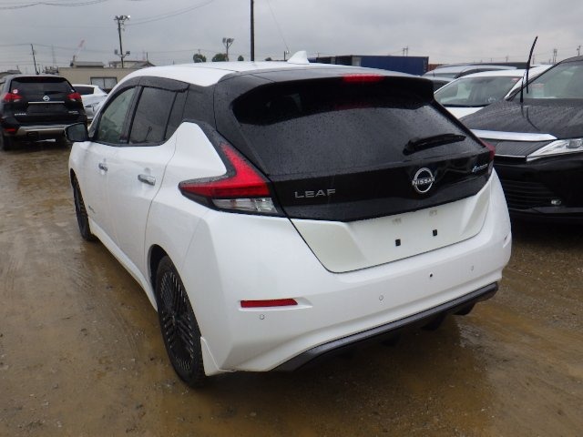 NISSAN LEAF photo 3