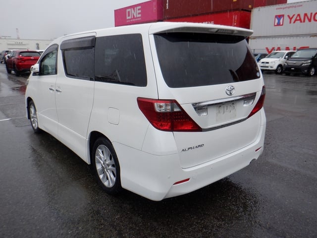 TOYOTA ALPHARD photo 3