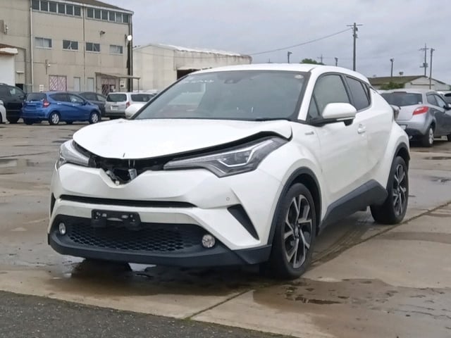 TOYOTA C-HR photo 3