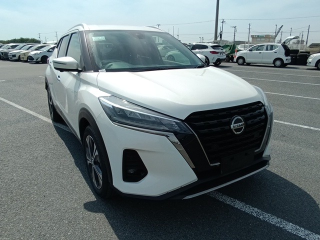 NISSAN KICKS 2024