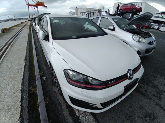 VOLKSWAGEN GOLF GTI 2015