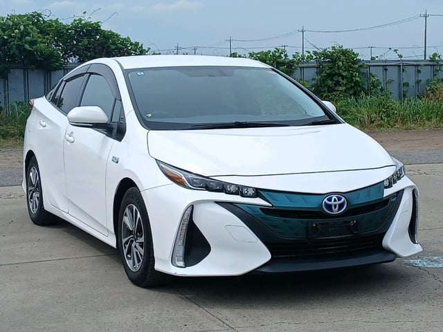 TOYOTA PRIUS PHV 2017