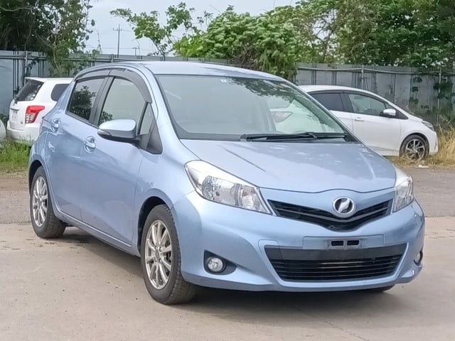 TOYOTA VITZ 2014