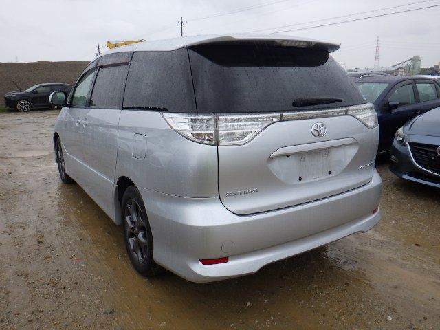 TOYOTA ESTIMA photo 3