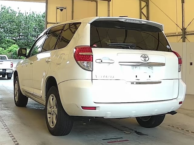 TOYOTA VANGUARD photo 3