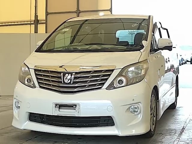 TOYOTA ALPHARD photo 2