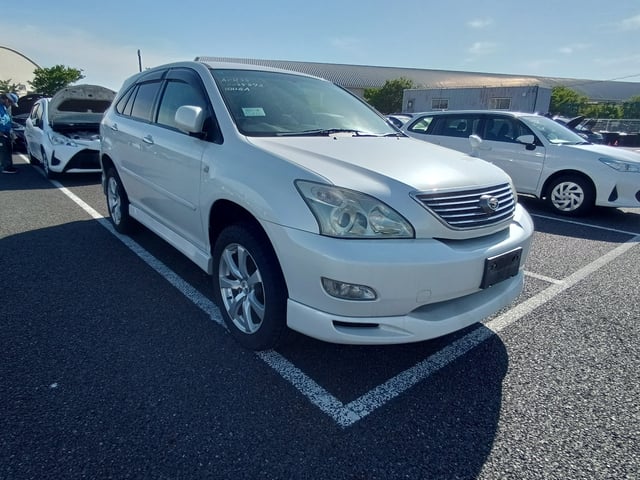TOYOTA HARRIER 2011