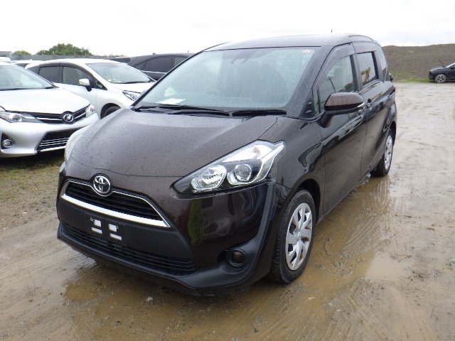 TOYOTA SIENTA photo 2