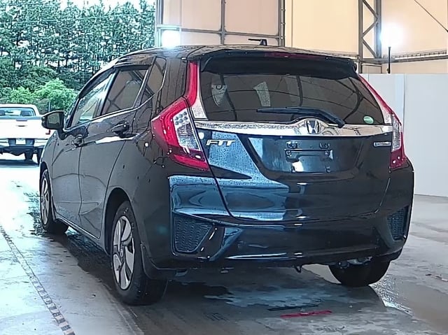 HONDA FIT HYBRID photo 3