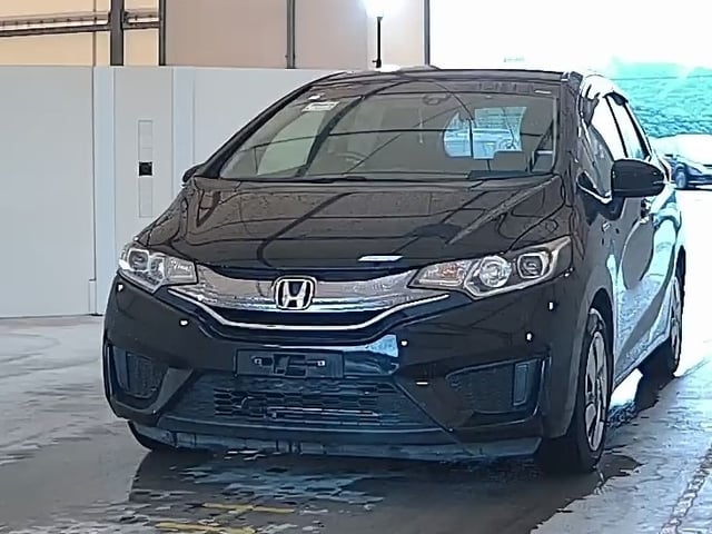 HONDA FIT HYBRID photo 2