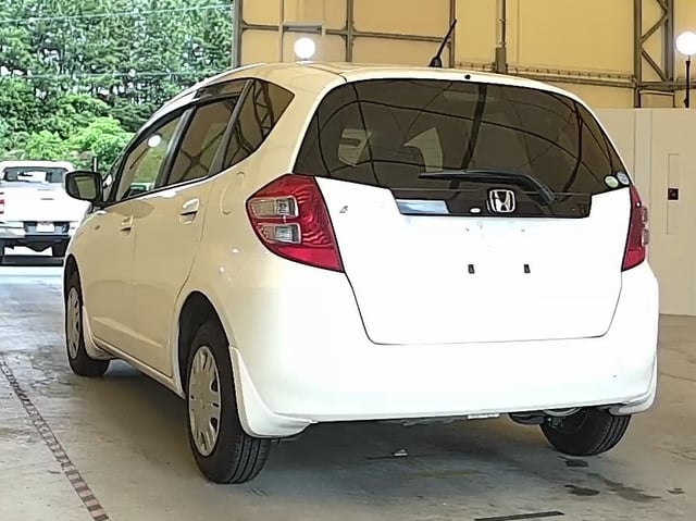 HONDA FIT photo 3