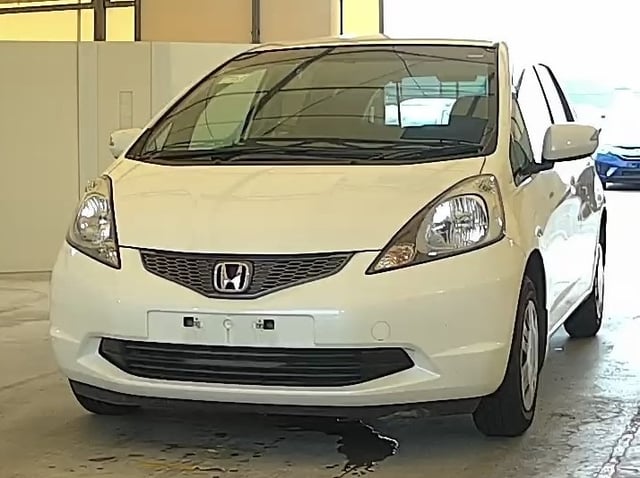 HONDA FIT photo 2