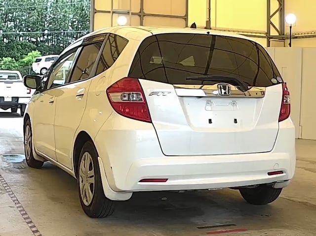HONDA FIT photo 3