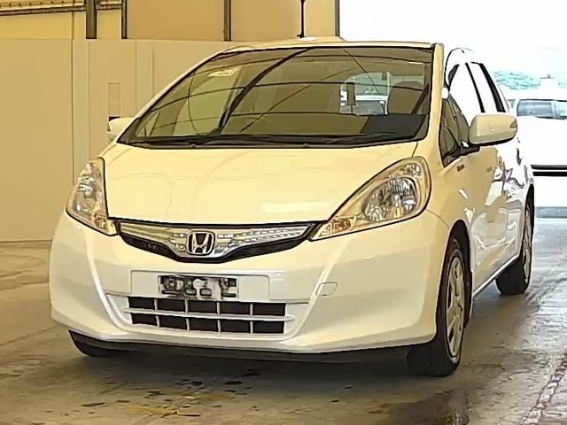 HONDA FIT HYBRID photo 2