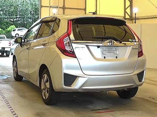 HONDA FIT HYBRID photo 3