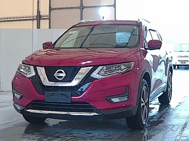 NISSAN XTRAIL photo 2