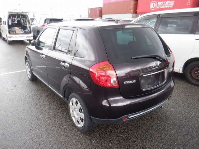 MAZDA VERISA photo 3